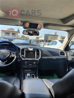 کرایسلەر 300